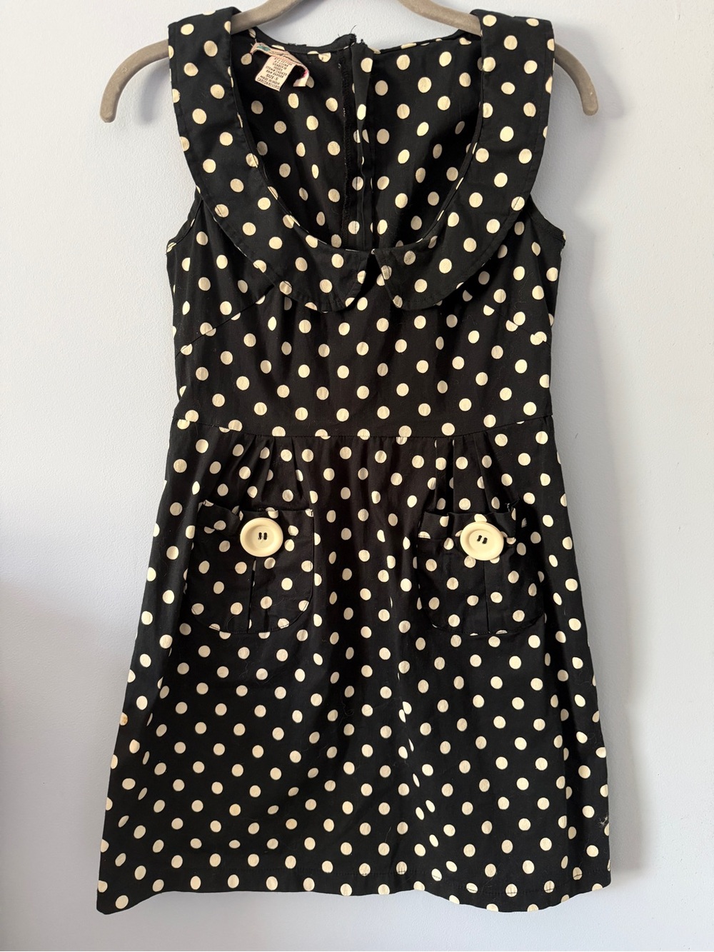 Super Cute Black and White Polka Dot Sleeveless Mini Dress w/ Adorable Pockets